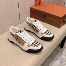 Burberry Low Shoes